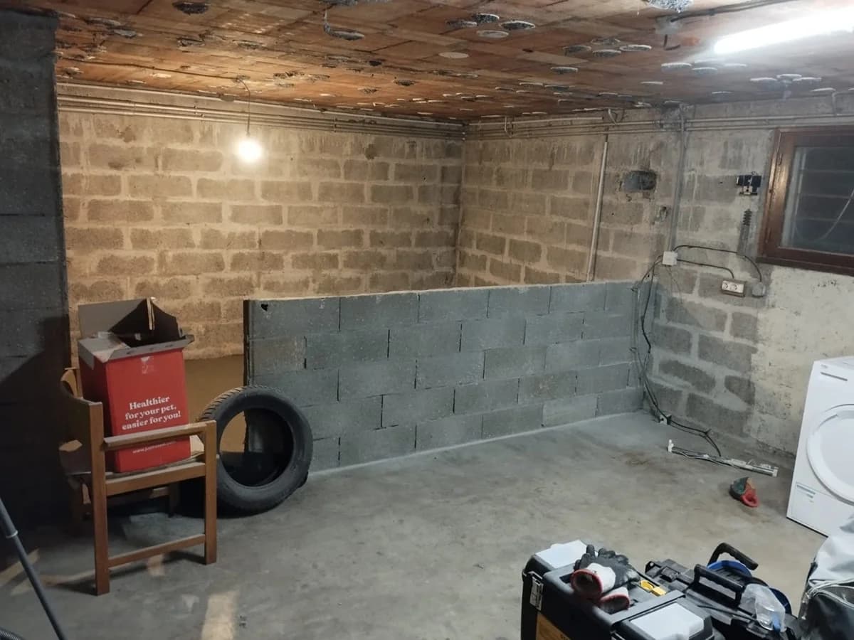 Avant - Rénovation d'un studio à Dax